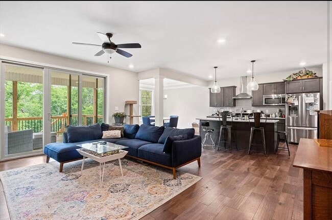 Building Photo - 4300 Steamboat Rd