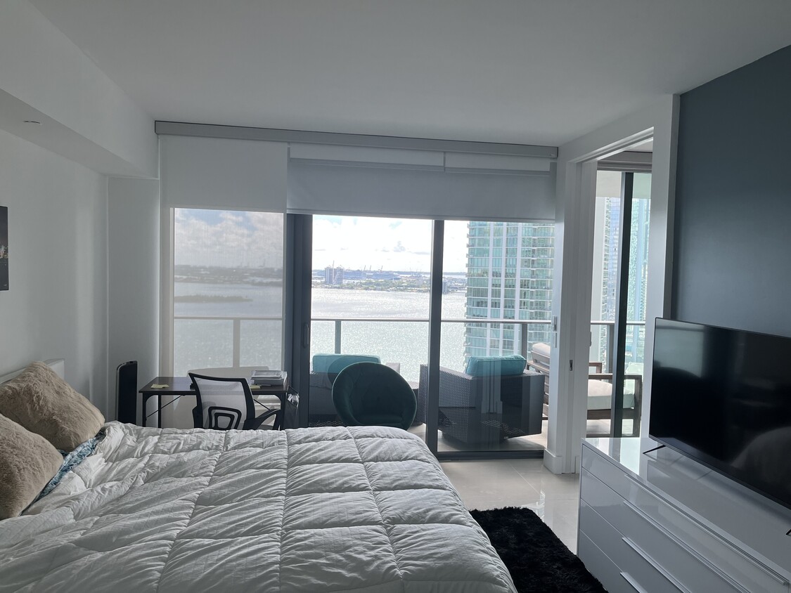Live in luxury - 650 NE 32nd St