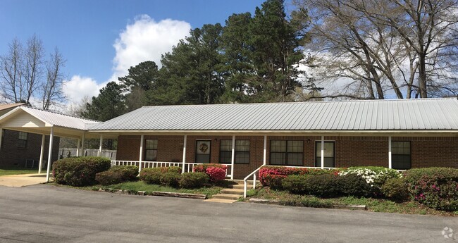 Building Photo - 511 Banks Rd