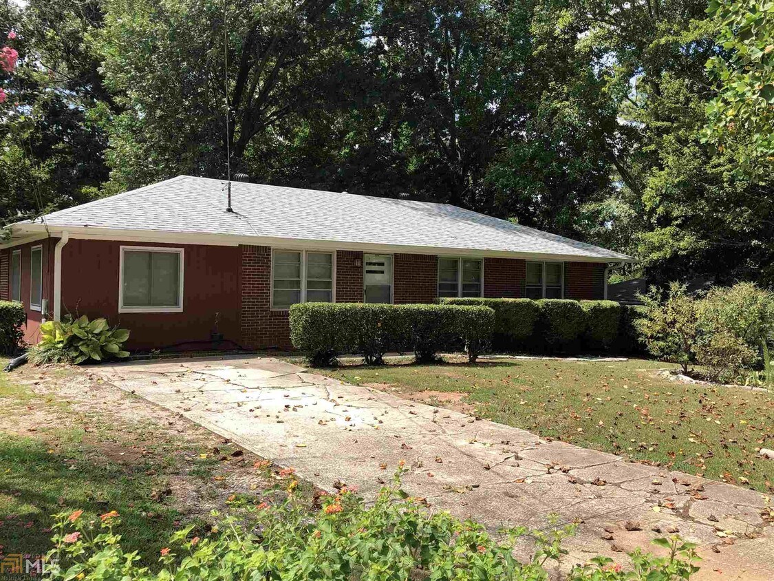 Foto principal - 2743 Lake Harbin Rd