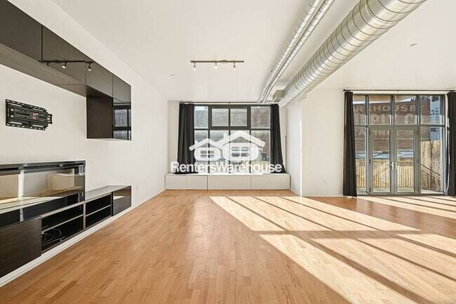 Foto del edificio - New Price! $2300 All In! Garage Parking - Washer Dryer- Water- Trash -Hot Water- Recycling Do not...
