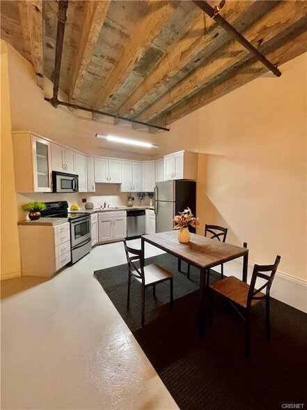 Foto del edificio - 312 W 5th St