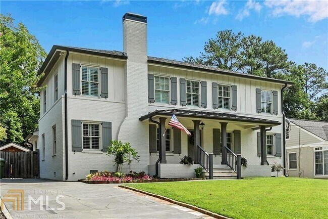Building Photo - 218 Midvale Dr NE