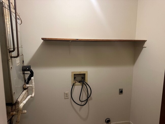 Building Photo - 11 Greenbriar