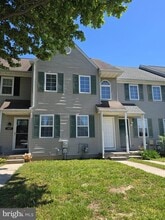 Building Photo - 145 Holmes St