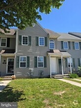 Building Photo - 145 Holmes St