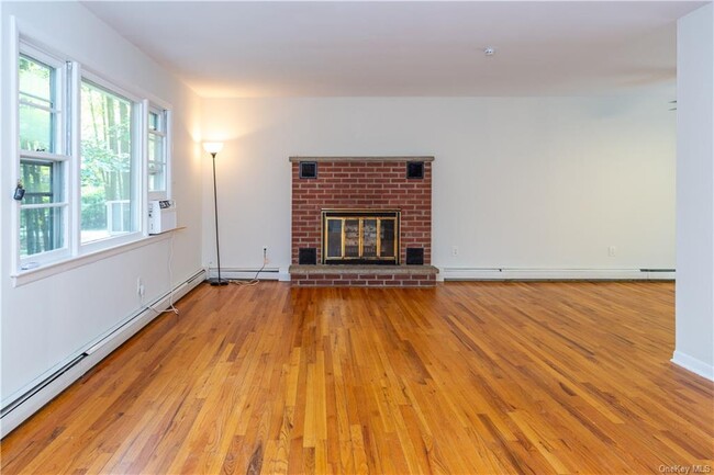 Building Photo - 1282 NY-292
