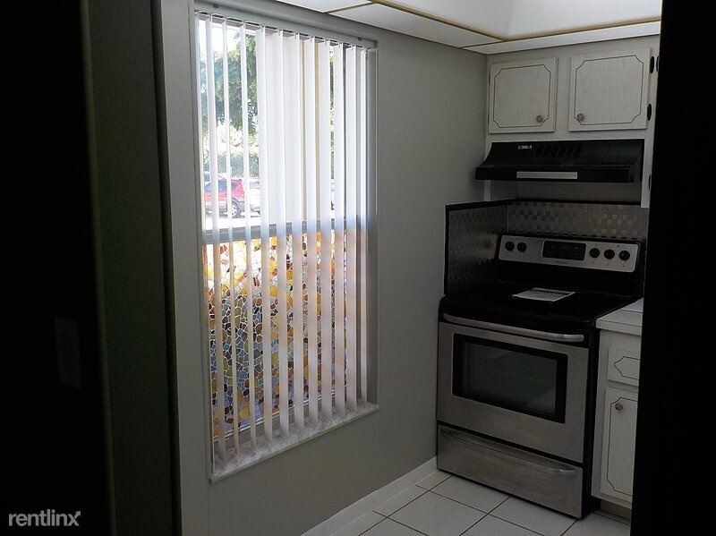 Foto del edificio - 6001 NW 61st Ave