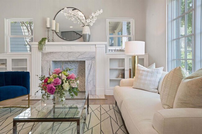 Foto del edificio - 2110 Travis Heights Blvd