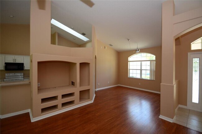 Foto del edificio - 11 Ellsworth Dr