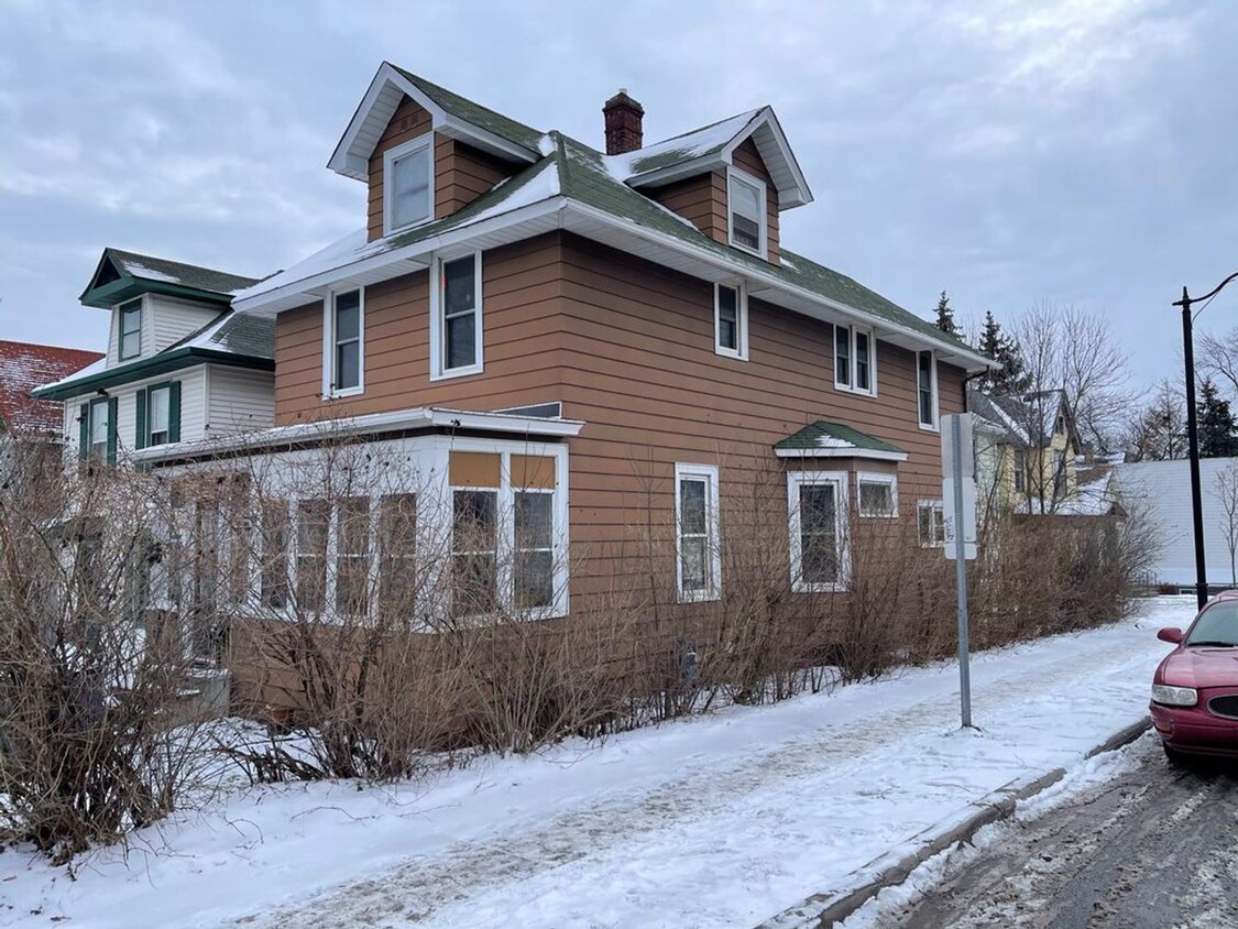 Primary Photo - Duluth MN 4-Bedroom - 2-Bath - Single Fami...