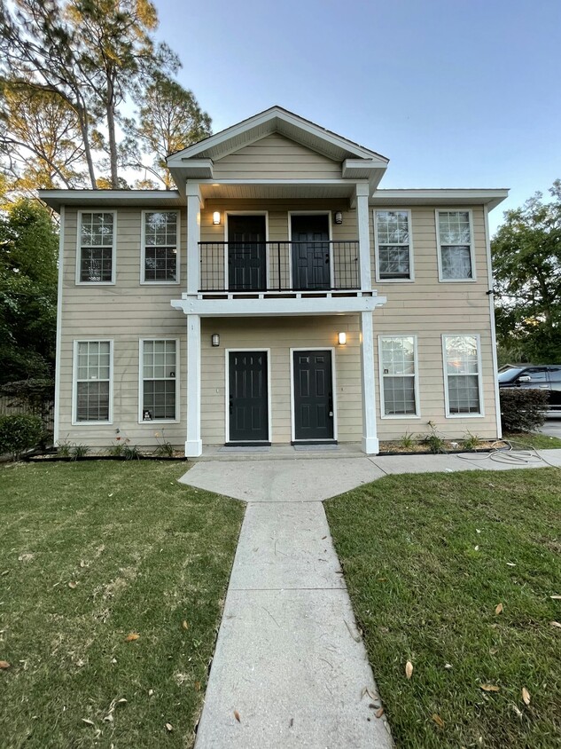 Foto principal - 2408 Escambia Dr