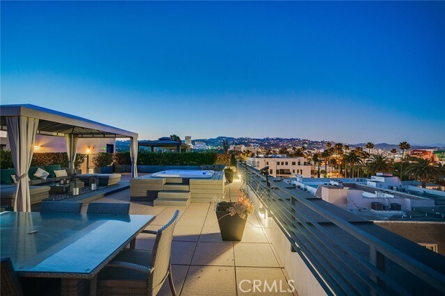 Foto del edificio - 432 N Oakhurst Dr