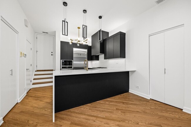 Building Photo - 363 W Superior St