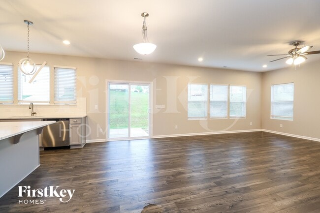 Building Photo - 124 Benford Dr