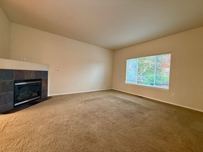 Building Photo - !!SCHEDULE A TOUR TO SEE THIS BEAUTIFUL SP...