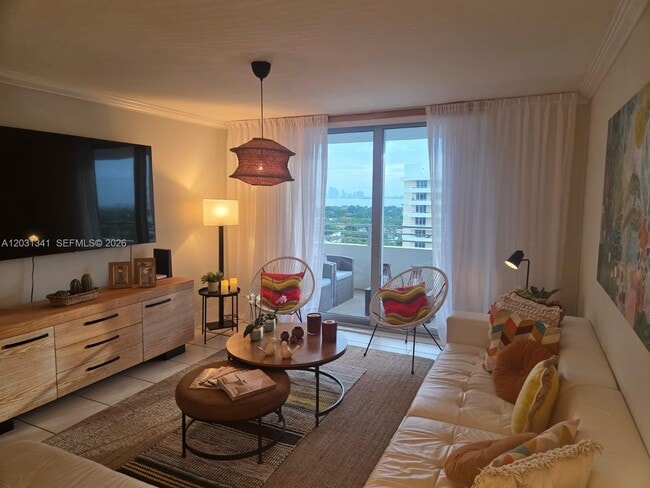 Building Photo - 5555 Collins Ave