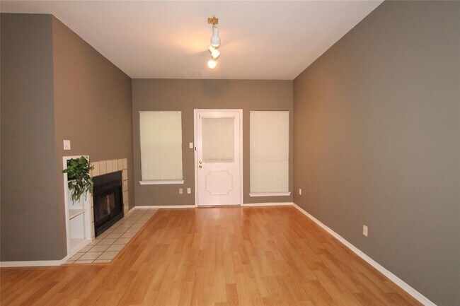 Foto del edificio - 806 W 24th St