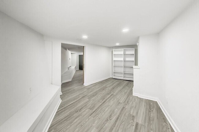 Foto del edificio - 7361 Claremont Ave