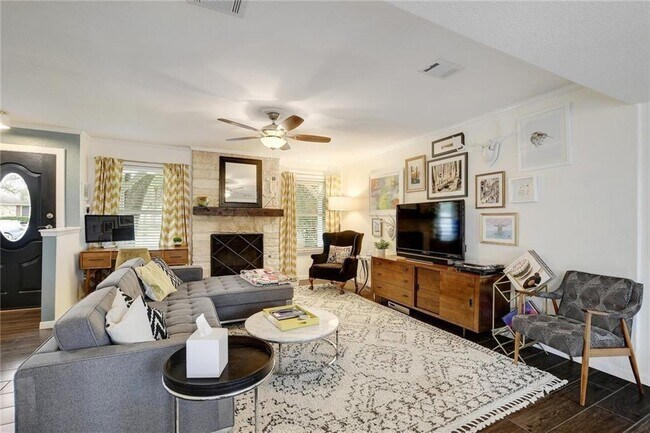 Foto del edificio - 9019 Wagtail Dr