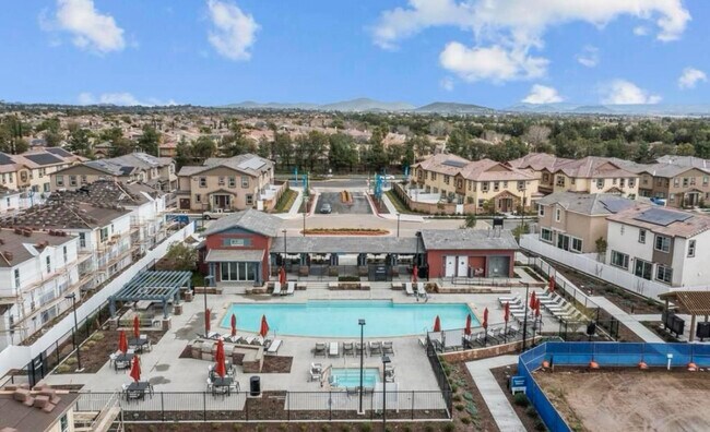 Building Photo - 40310 Melrose Dr