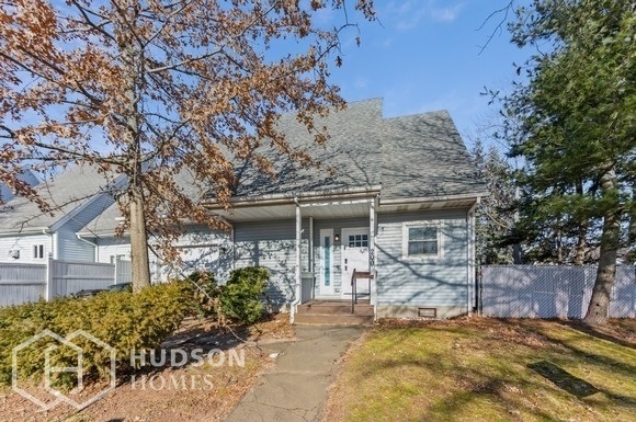 Foto principal - NOW AVAILABLE! 200 Gando Dr, New Haven, CT...