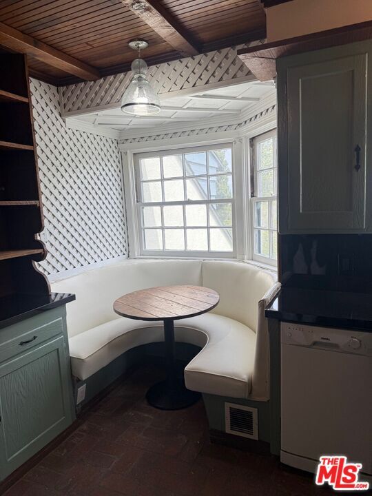 Foto del edificio - 12056 Laurel Terrace Dr