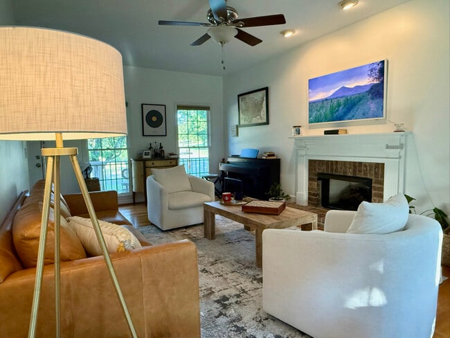 Building Photo - 2849 Pedigo Pl