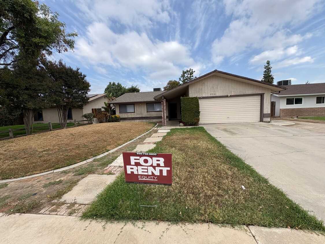 Primary Photo - SW Visalia Home Available Now!
