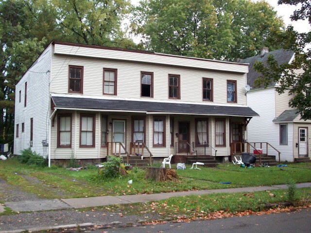 Primary Photo - 370 W Thurston St