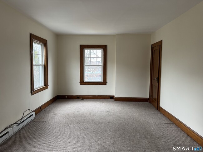 Building Photo - 5 Linden St