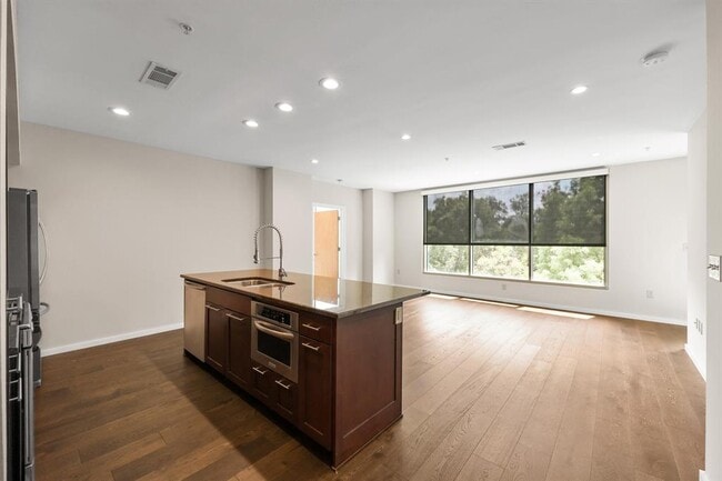 Foto del edificio - 1600 Barton Springs Rd