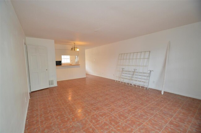 Foto del edificio - 6405 Westward St