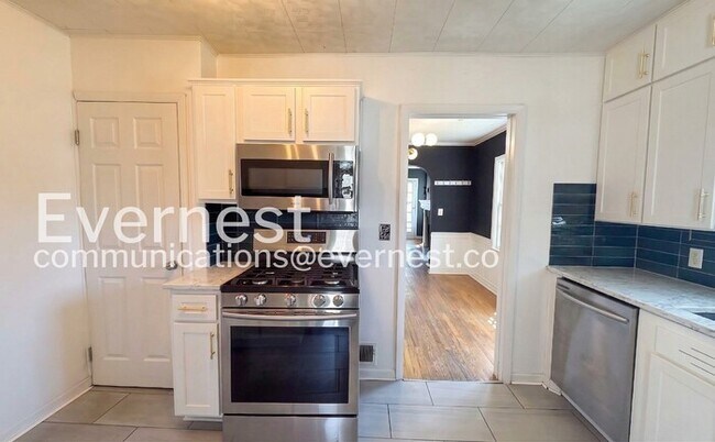 Foto del edificio - 5513 Reeds Rd