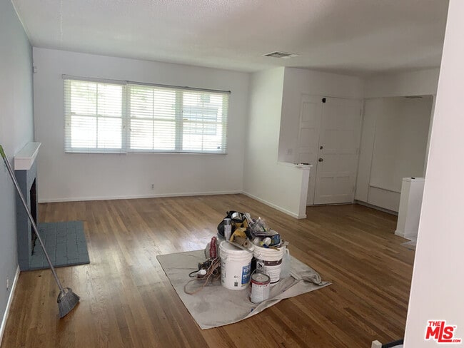 Foto del edificio - 2807 Glendon Ave