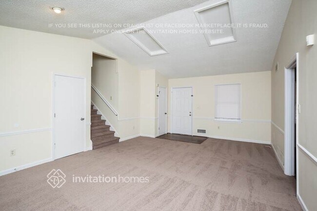 Building Photo - 2251 Rock Creek Dr