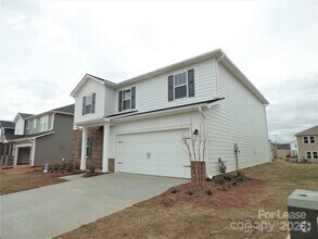 Building Photo - 1057 Red Apple St