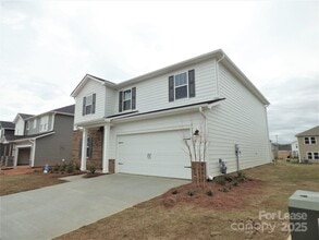 Building Photo - 1057 Red Apple St