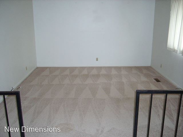 Building Photo - 3 br, 2 bath House - 3095 Round Mountain Road