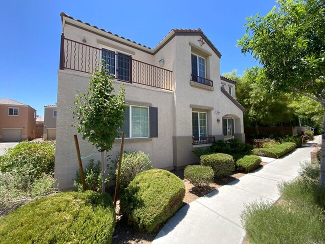 Building Photo - N.W. BEAUTIFUL UPGRADED HOME WITH COMMUNIT...