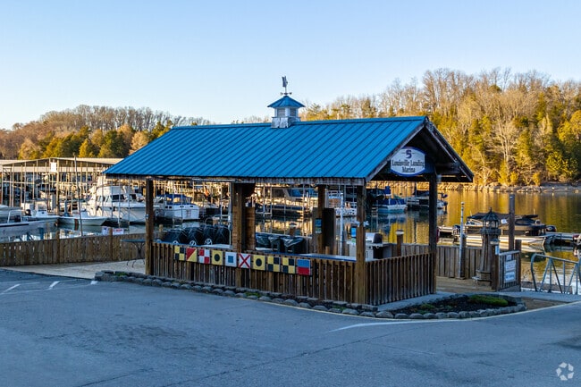 Sun Life Louisville Landing Marina has a pier by the water in Louisville, TN.