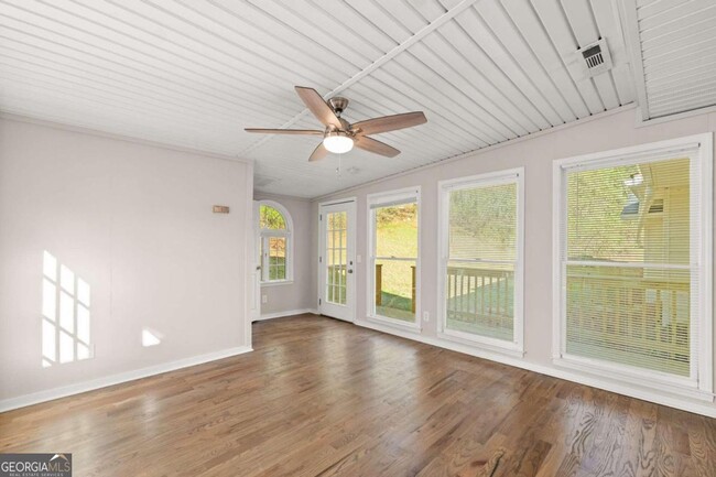Building Photo - Beautifully Renovated Single Family Home