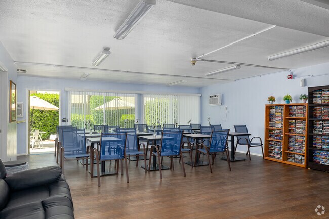 Sala de recreo - Kingtree Avenue Senior Apartments