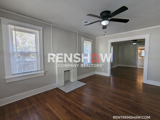 Foto del edificio - Renovated 2 bed / 1 bath in Highland Heigh...