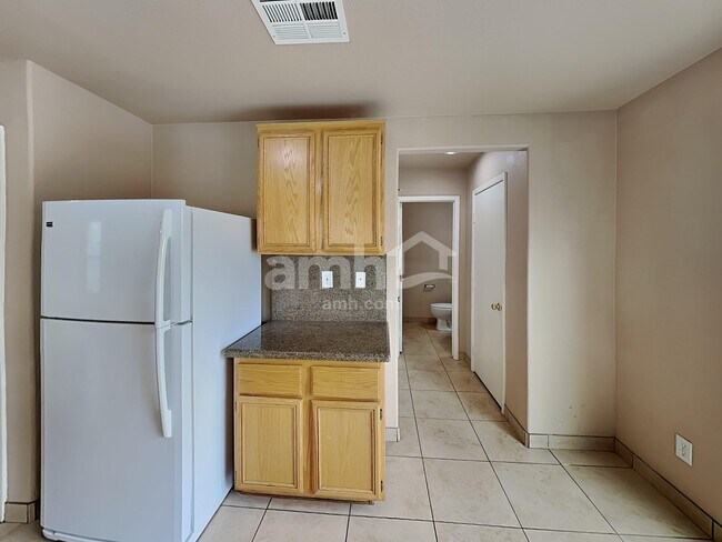Foto del edificio - 8834 Promised Land Ave