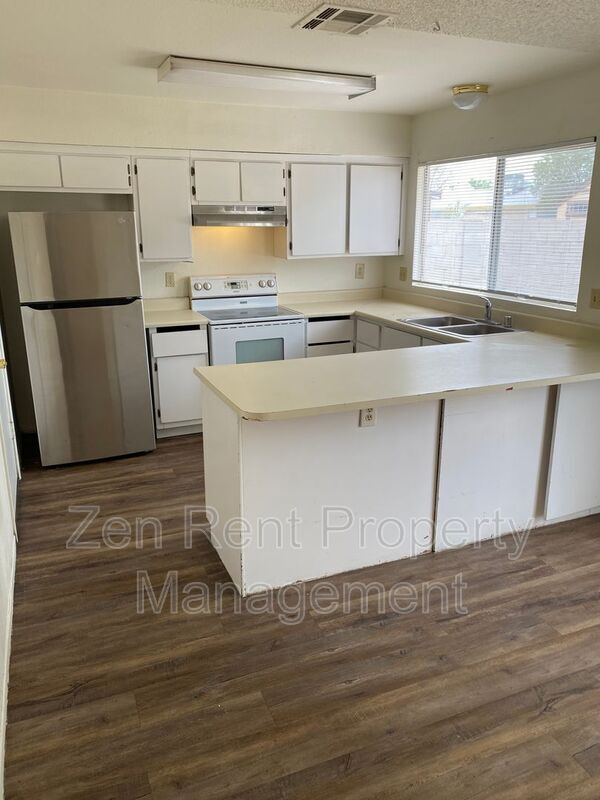 Foto del edificio - 5233 W Altadena Ave
