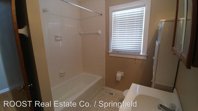 Building Photo - 3 br, 2 bath House - 366 Northfield Blvd