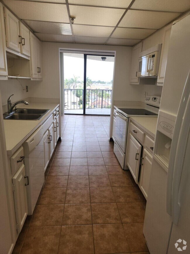 Boca Keys Apartments for Rent with Gym/Fitness Center Boca Raton, FL