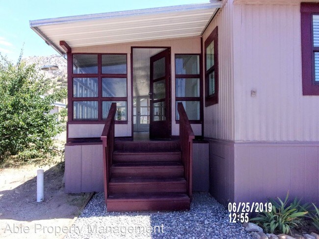 Building Photo - 2 br, 1 bath House - 8708 Thistle Court