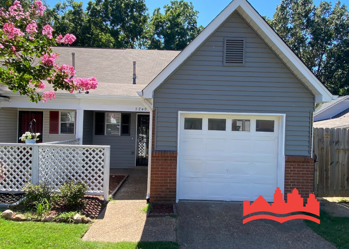 Foto principal - 2249 Curbertson St